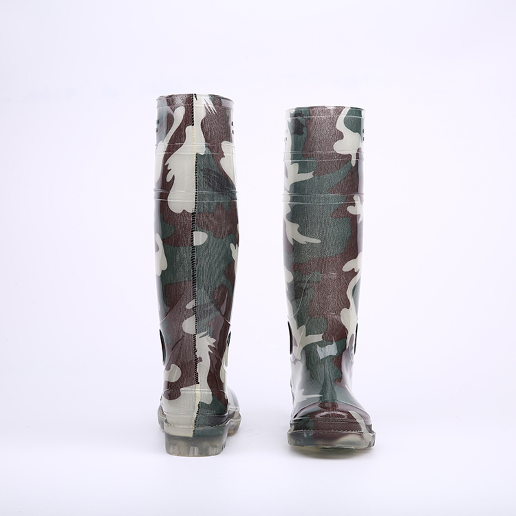2. Kamouflaj gumboots